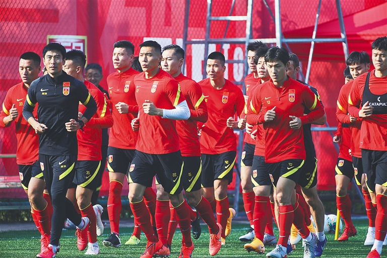 尼日利亚连续两届无缘世界杯，该国足协向总统、政府、人民道歉（连续错过两届世界杯，尼日利亚足协向总统、政府和人民致歉）