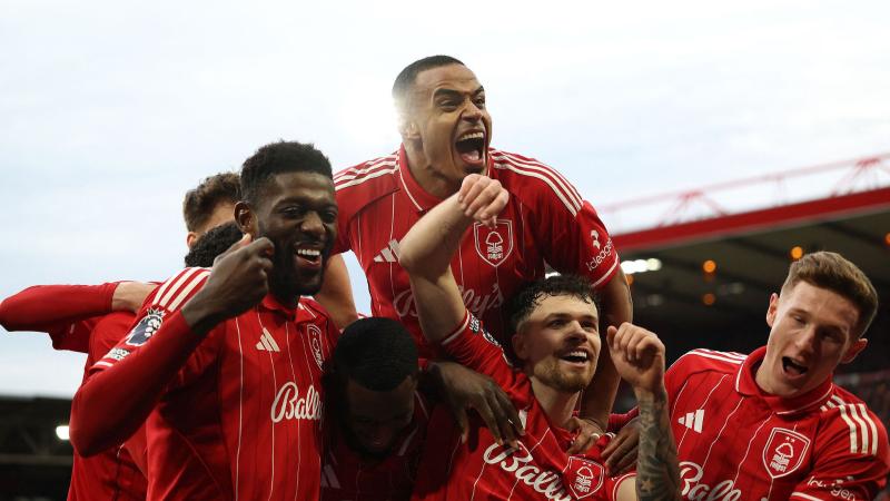 手感火热！小巴里·布朗首节3记三分球轰下11分1板1助1断（状态火热！小巴里·布朗首节连中3记三分，豪取11分1板1助1断）