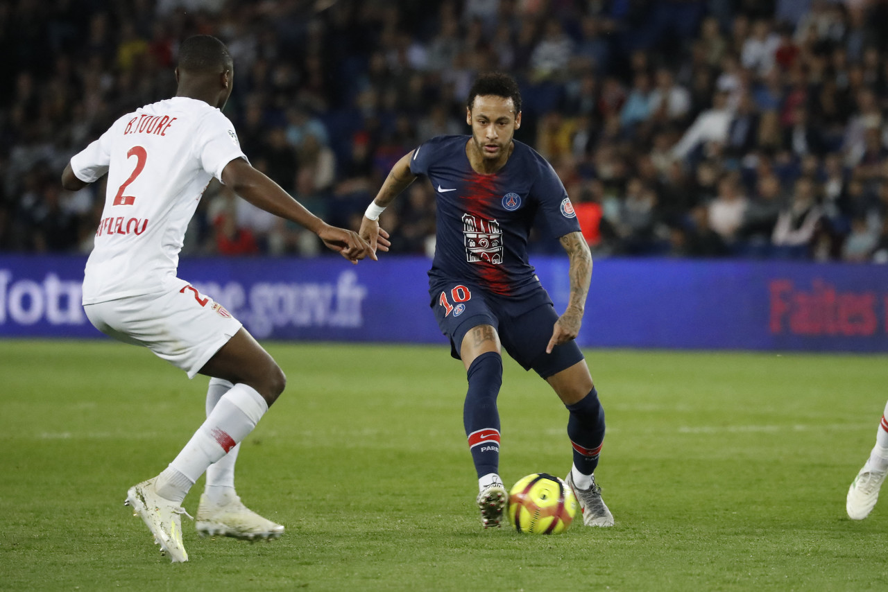 半场：拜仁2-0海登海姆，斯塔尼希奇、奥利塞破门（半场战报：拜仁2-0领先海登海姆，斯塔尼希奇与奥利塞建功）