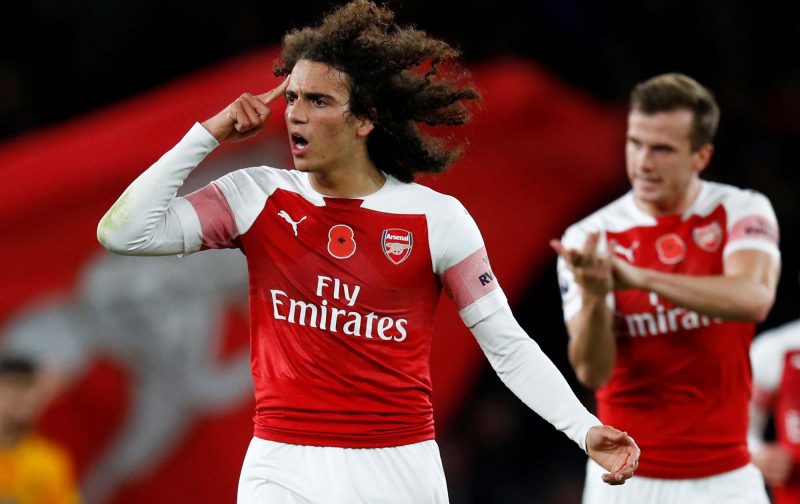 致敬李惠堂，赞助商犀旺送给魏祥鑫一颗柚子足球（犀旺致敬李惠堂，为魏祥鑫赠送一颗柚子足球）