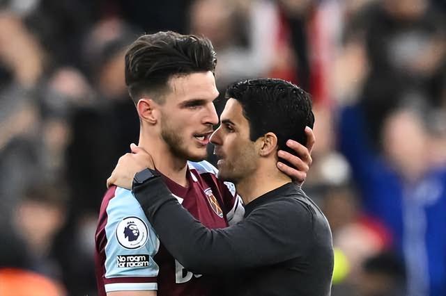 文章总结：曼城主场强势，桑德兰升班马表现稳定，曼城实力占优，但比赛难度大。（曼城主场占优、实力更强；桑德兰稳健，但这场并不轻松）