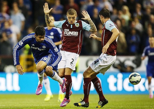 卡萨诺：米兰喜欢缩在中线后死守，就算侥幸进球也还是继续守（卡萨诺批评米兰：退到中线后深度防守，进球也不改保守打法）