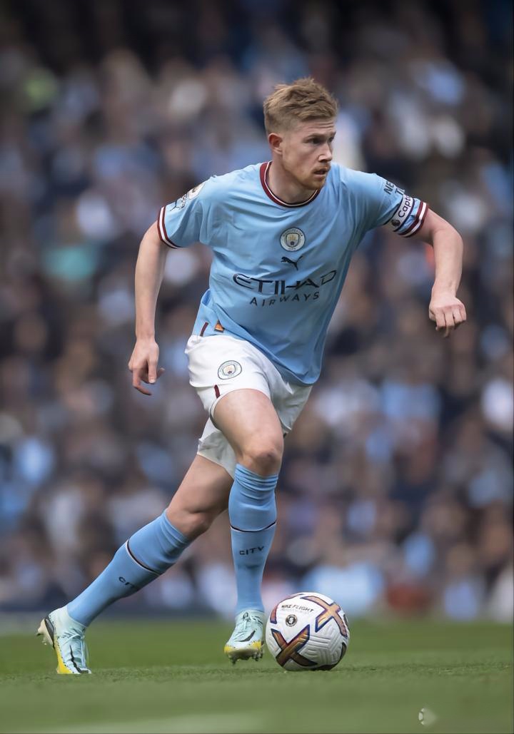 罗杰斯成为继B费后，第二位2025年送出10次英超助攻的球员（B费之后，罗杰斯成2025年第二位英超助攻上双的球员）