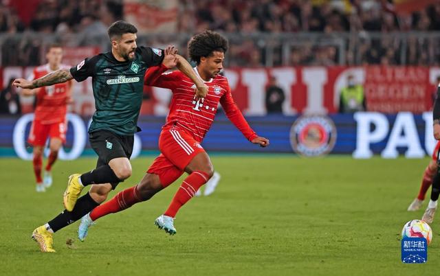 德国杯半场：屡次错失良机，荷尔斯泰因客场0-0汉堡（德国杯半场：荷尔斯泰因客场屡失良机，与汉堡0-0互交白卷）